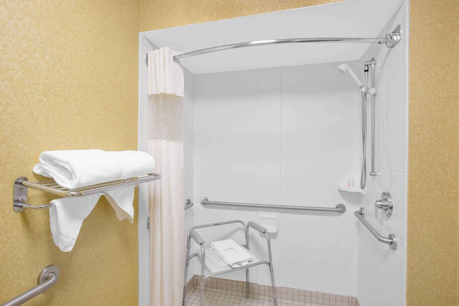 Studio6 Suites Jacksonville, NC 33/34