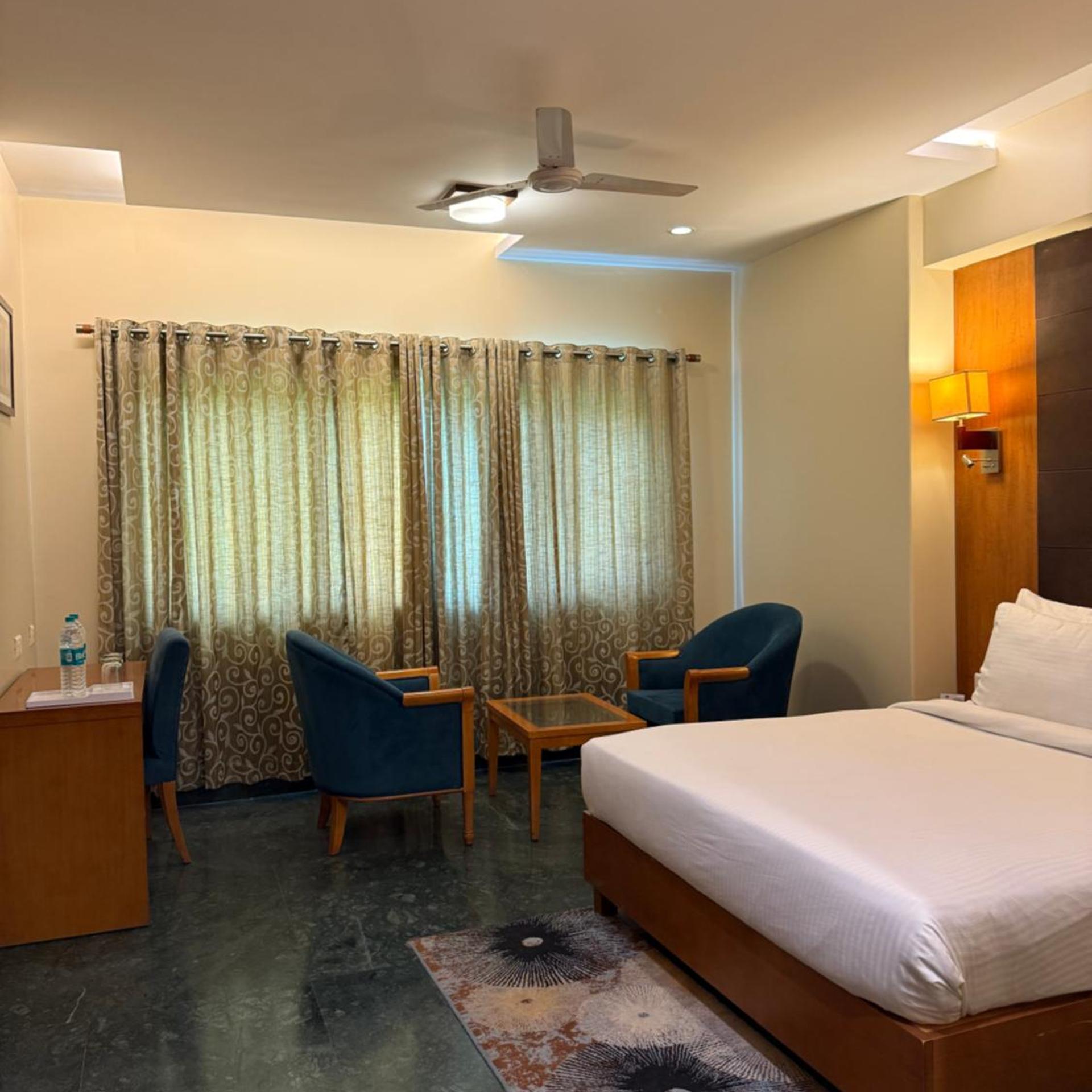 HOTEL BRIJWASI LANDS INN 16/55