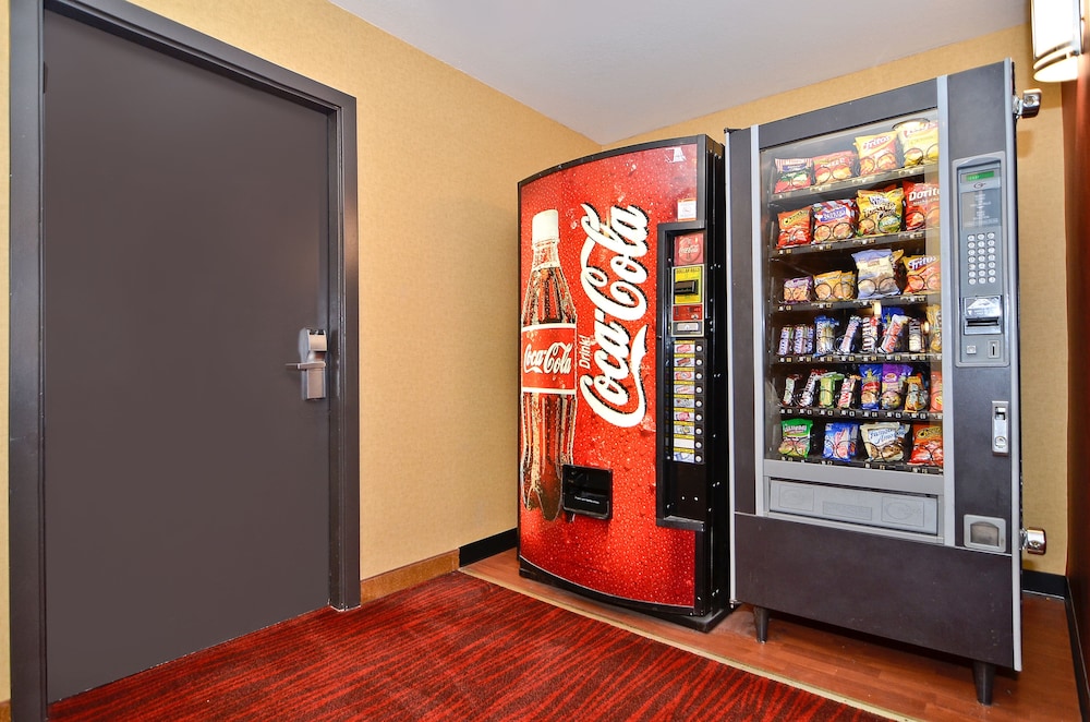 Clackamas Inn Suites 21/42