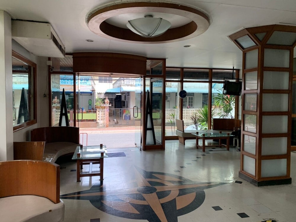 Petch Pailyn Hotel 9/37