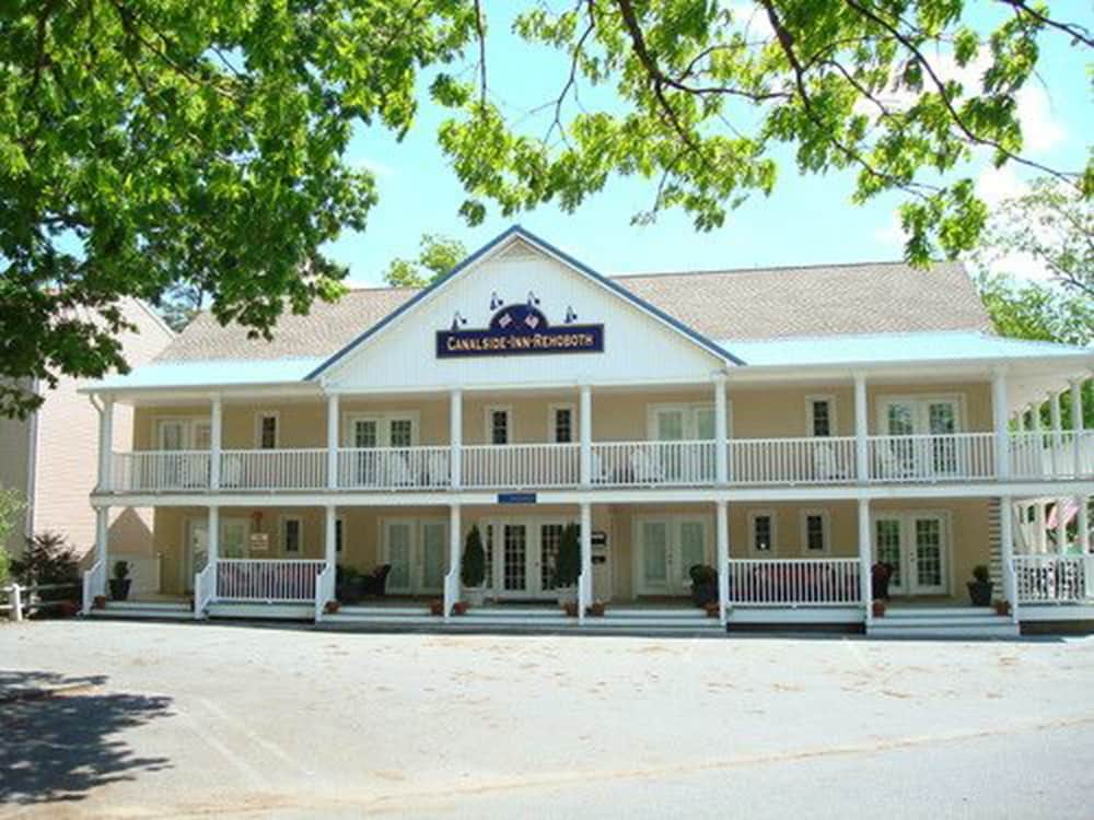 Canalside Inn 2/50