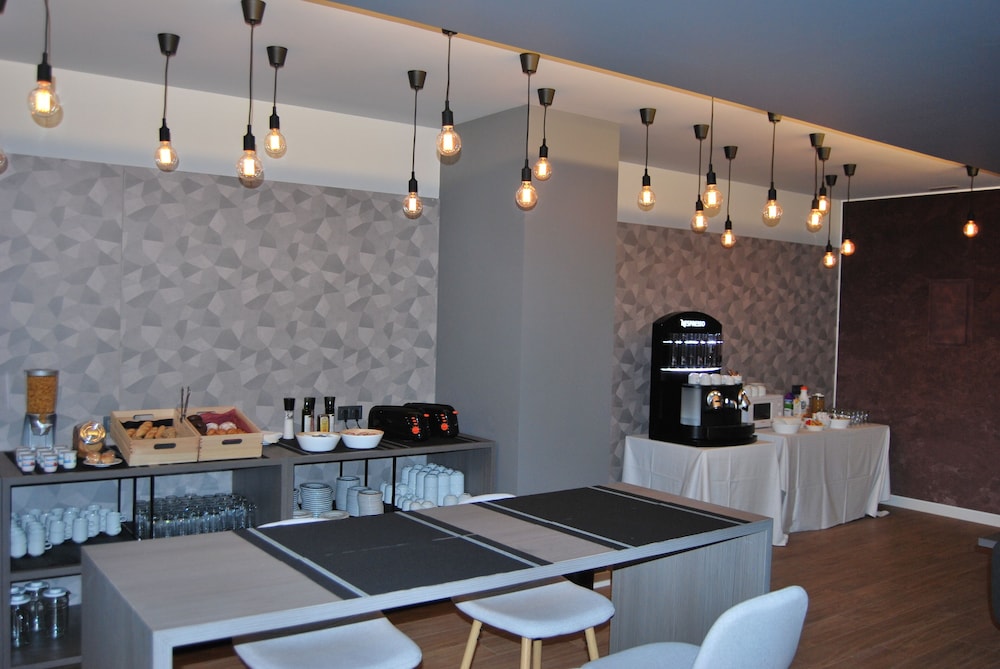 restaurant-cafeteria