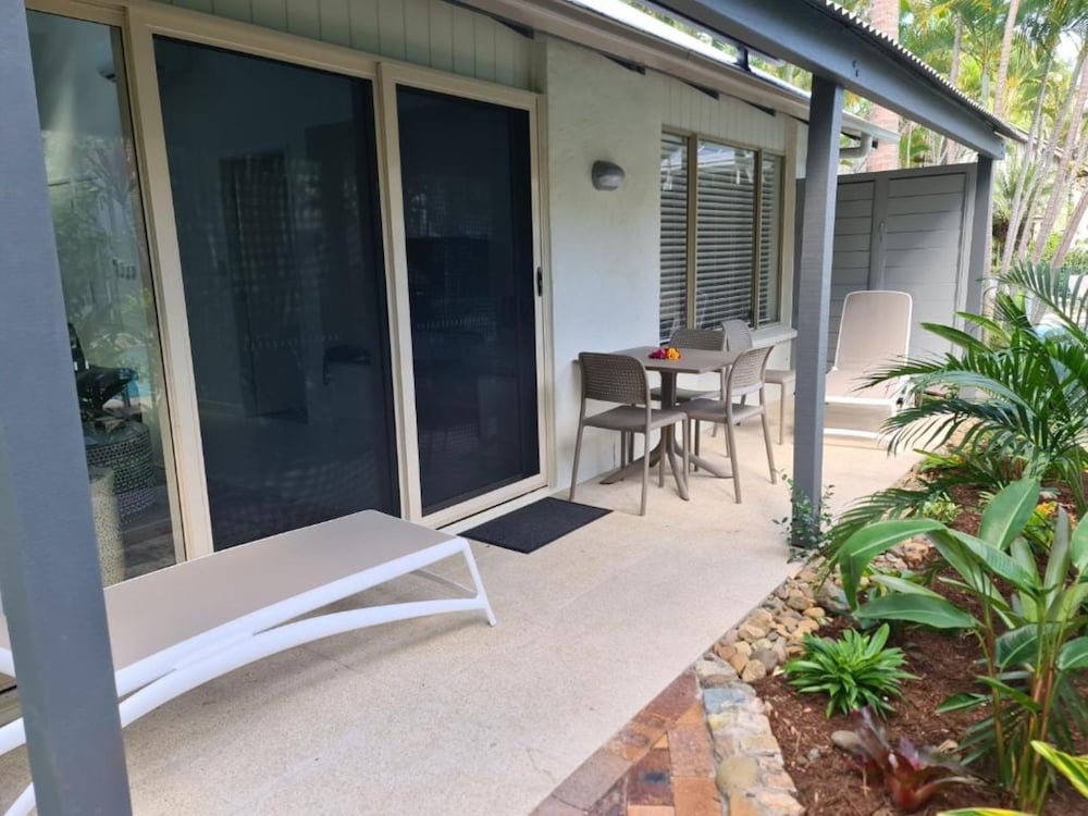 The Islander Noosa Resort 10/86