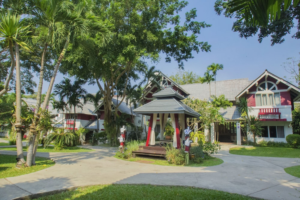 Natural Park Resort Pattaya 40/50