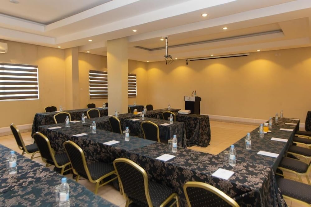 Crossroads Hotel Blantyre 36/47