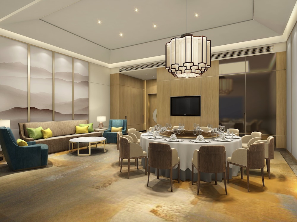 HOLIDAY INN NANJING HARBOUR 65/76