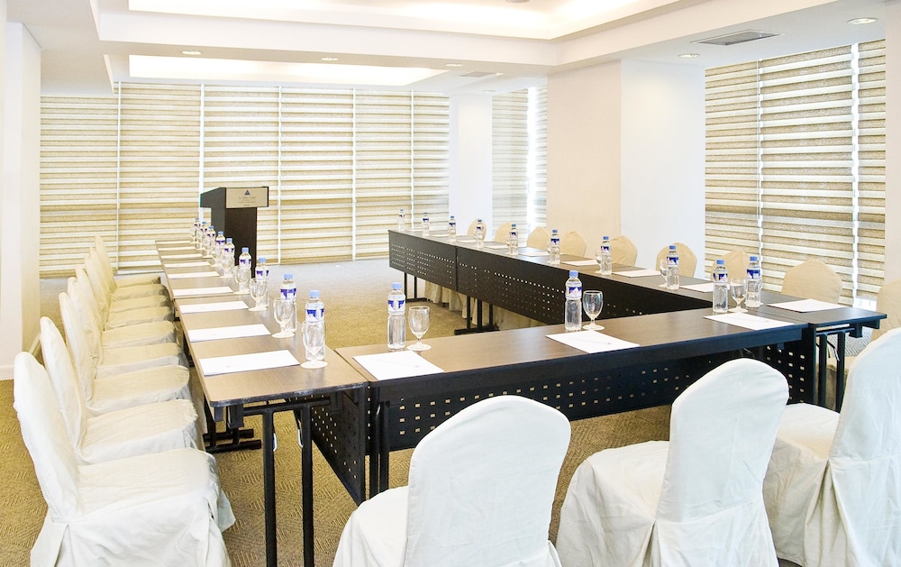 St Giles Hotel Makati 20/24