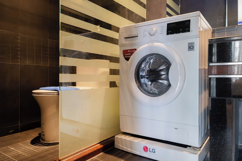 Absolute Bangla Suites 8/50
