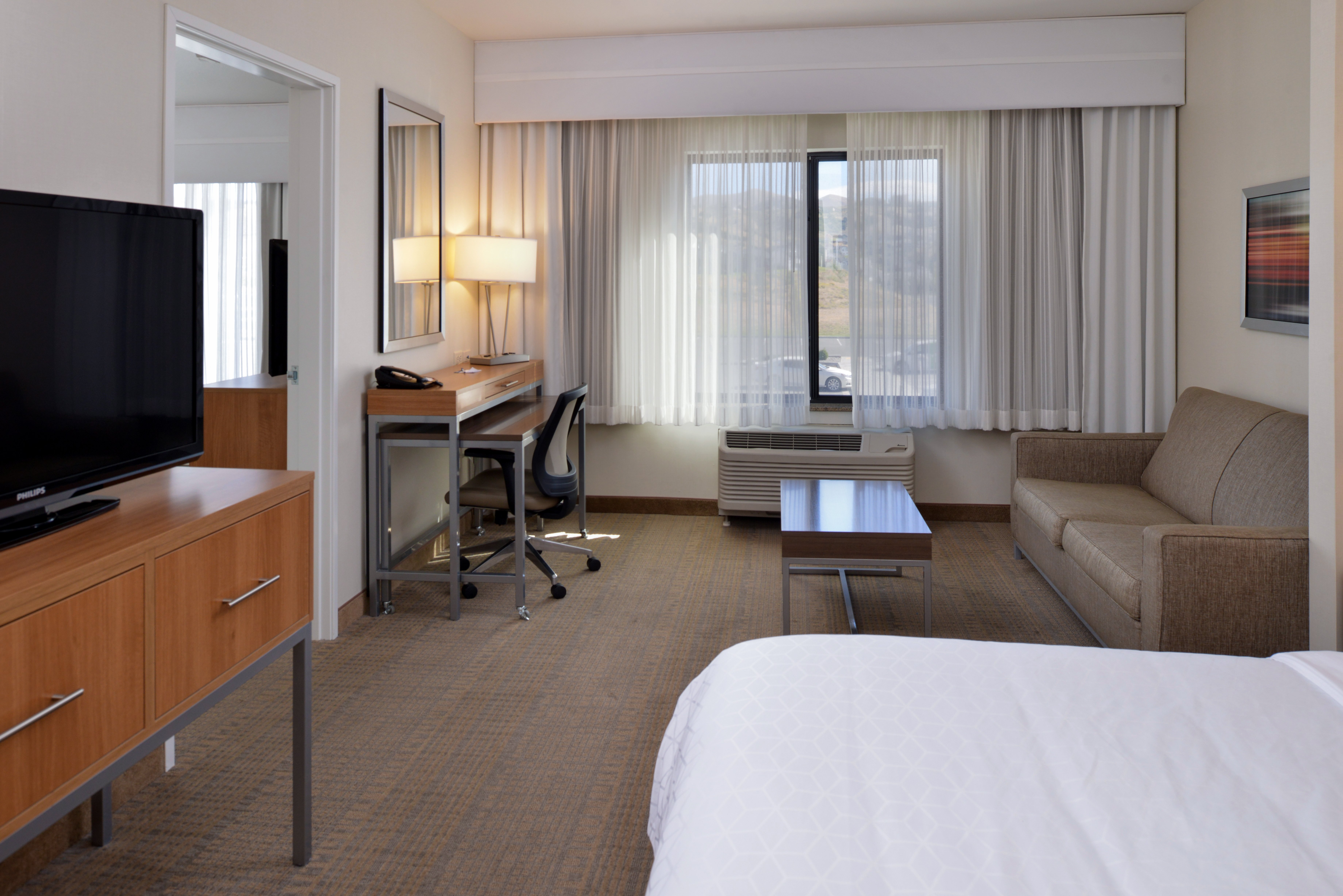 Holiday Inn Express Suites Pocatello 30/97