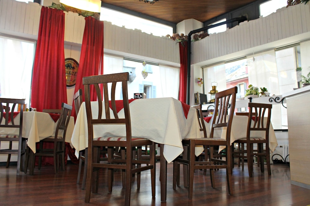 Hotel Stelvio Tirano 65/76