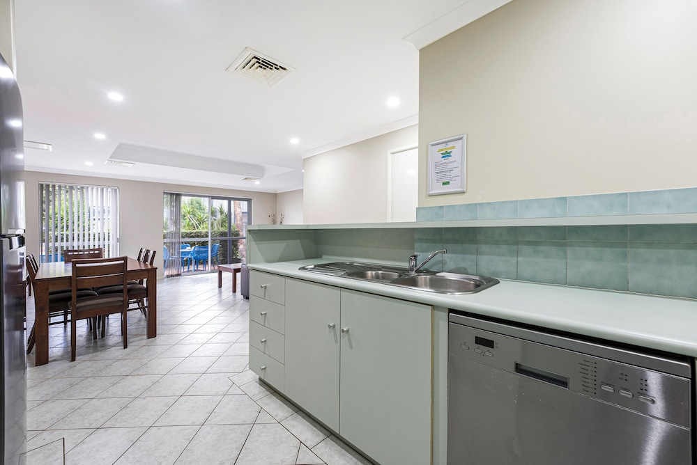 MANDURAH QUAY RESORT 18/72
