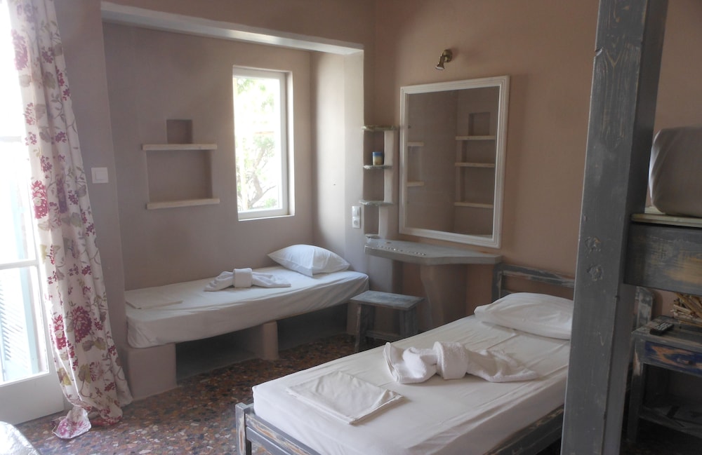 Afrodite Hotel 15/50