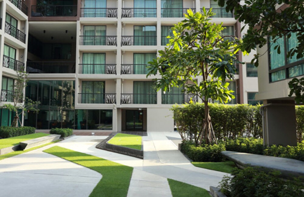Chor Cher - The Luxury Green Hotel in BANG SAO THONG