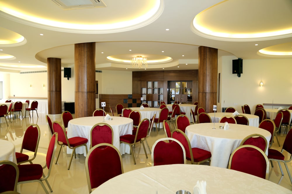 Douma Hotel 47/59