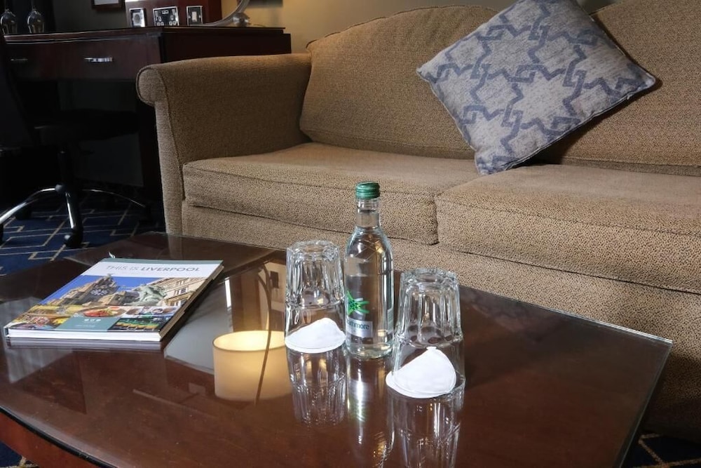 Crowne Plaza Liverpool John Lennon Airport 38/82