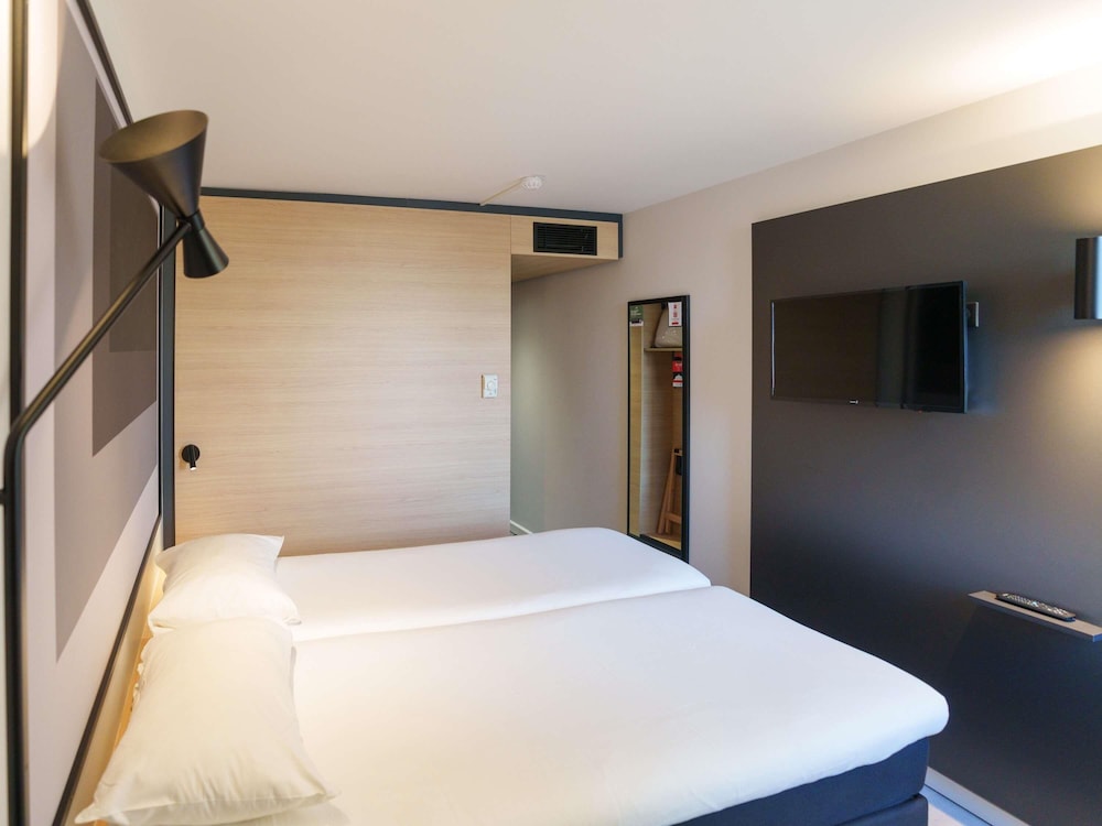 Ibis Laon 19/43