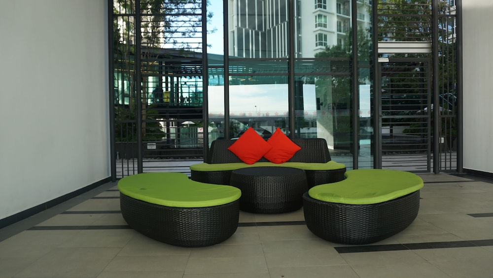 The Shore Hotel & Residences 51/65