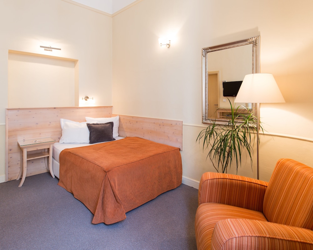 Unitas Hotel 32/55