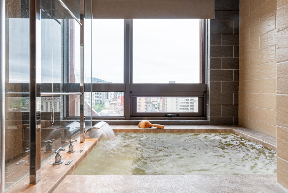 Kilin Hotel JiaoXi 67/95