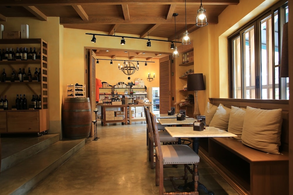 Town Square Suites By Toscana Valley 28/50