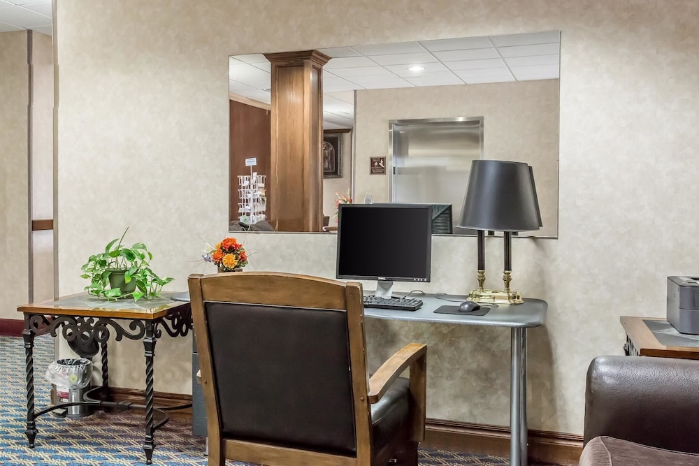 Quality Inn & Suites Guymon East 18/22