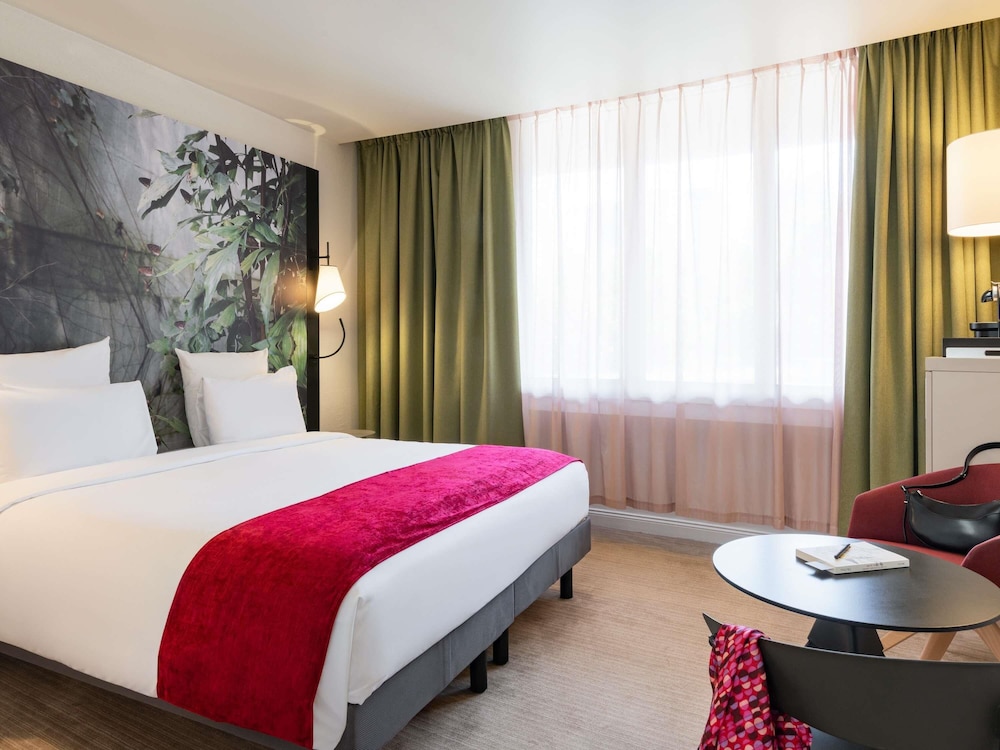 Mercure Paris La Defense 19/66