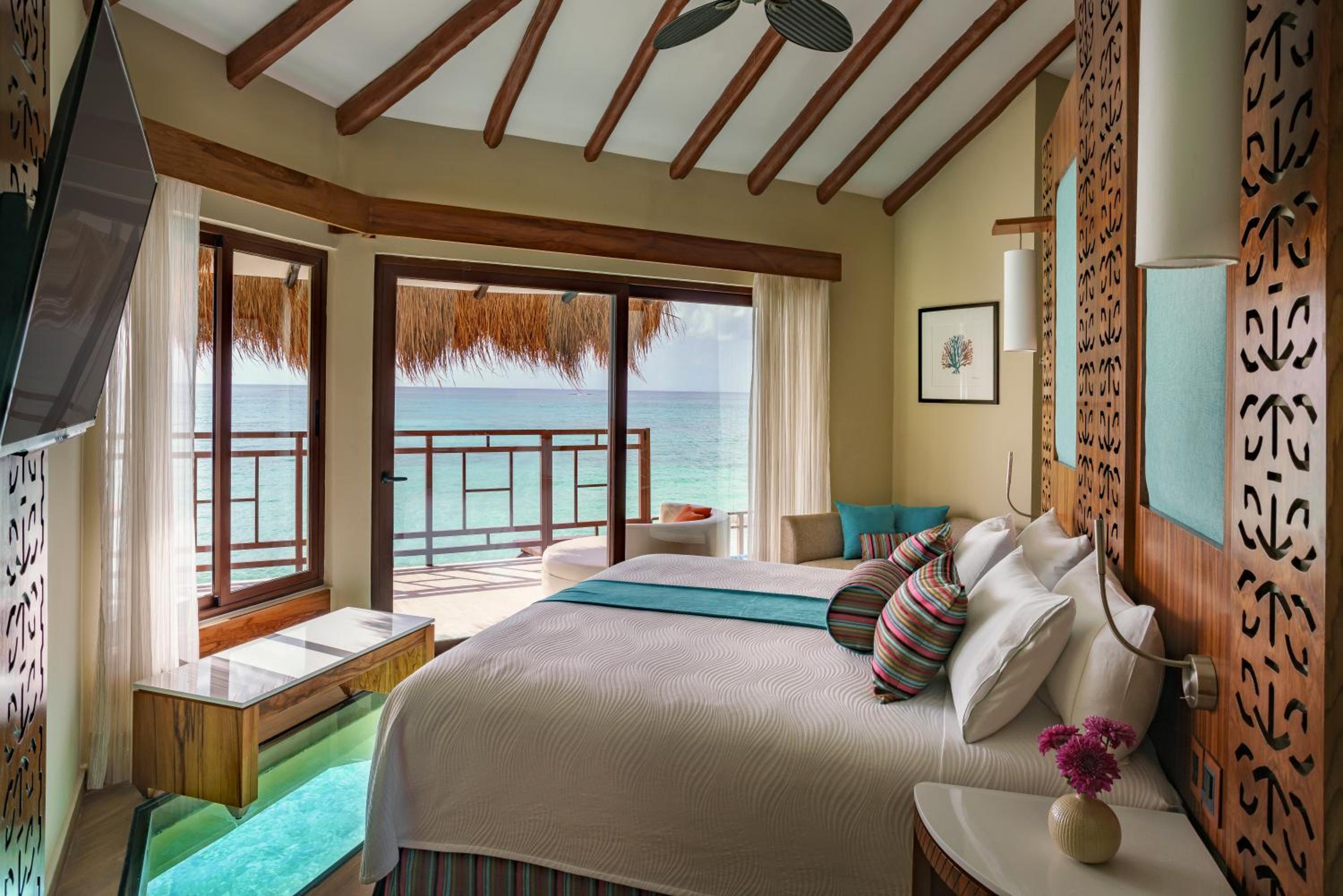 PALAFITOS, OVERWATER, BUNGALOW