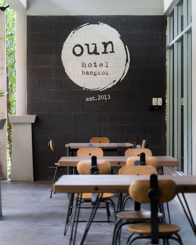 Oun Hotel Bangkok 46/54