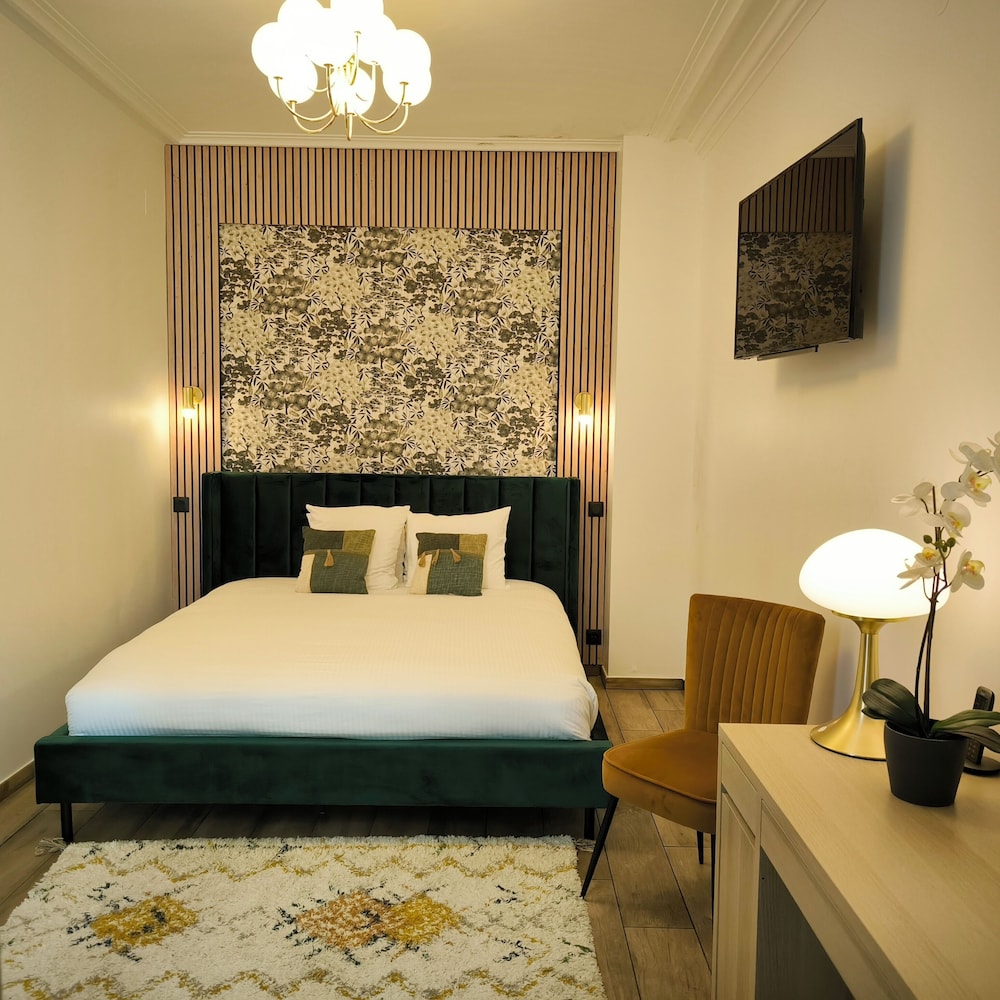 SUPERIOR, DOUBLE BED