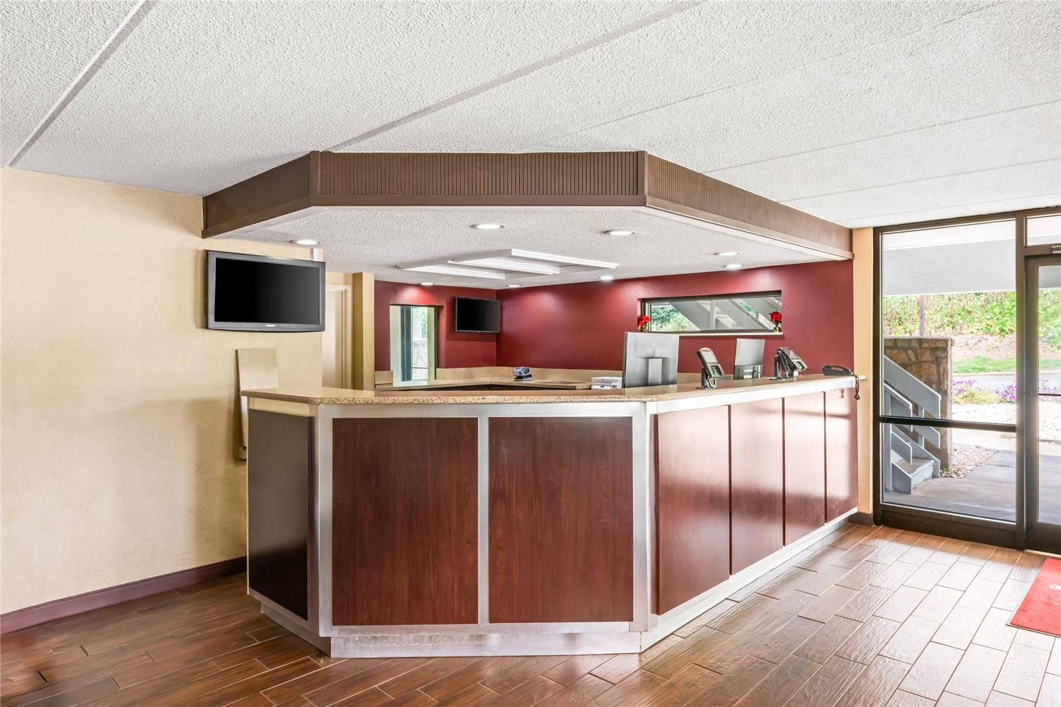 Econo Lodge Hickory 8/21