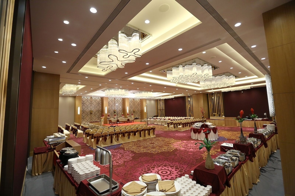 The Imperial Palace Hotel 55/70