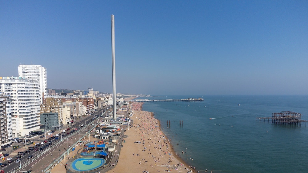 Holiday Inn Brighton Seafront Hotel 63/66