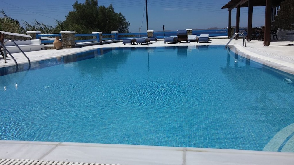Maganos Suites 8/17