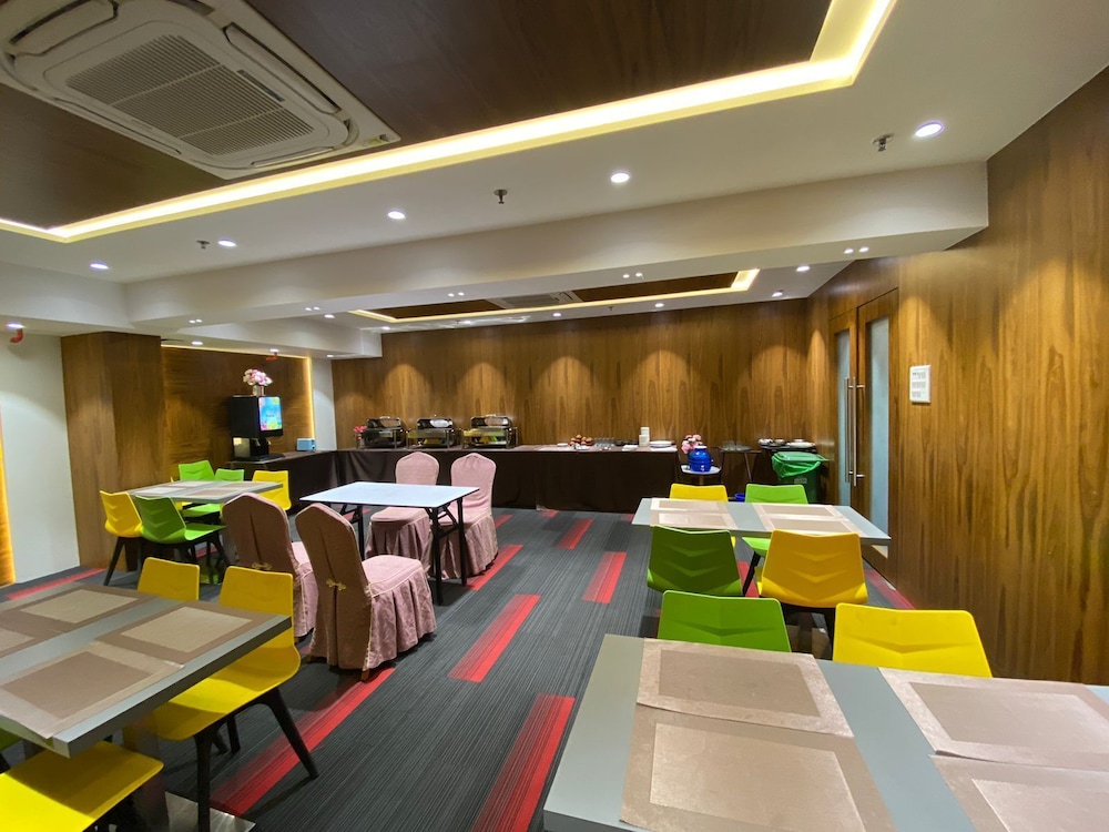 The Byke Delotel, Borivali 29/39