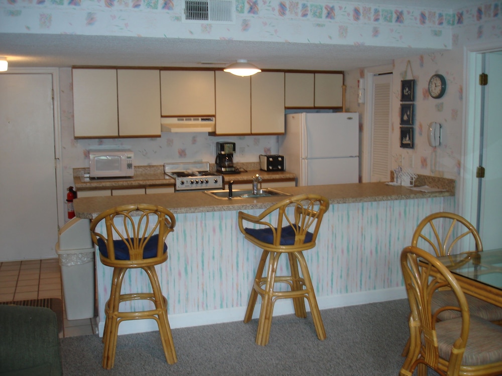 Myrtle Beach Resort by Beach Vacations 76/79
