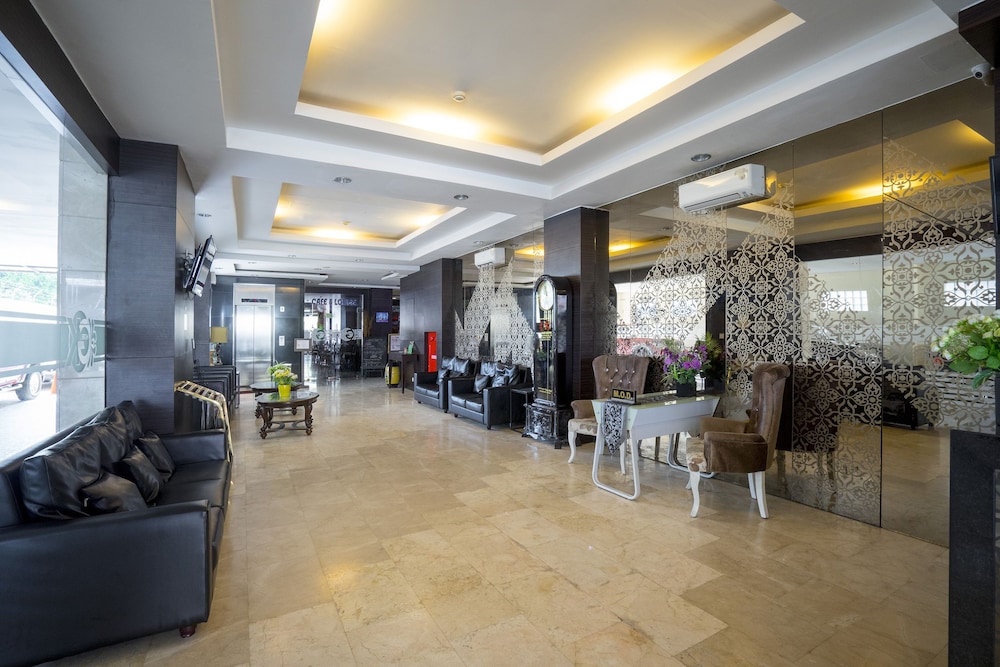 Hotel Grand Kartika 41/63