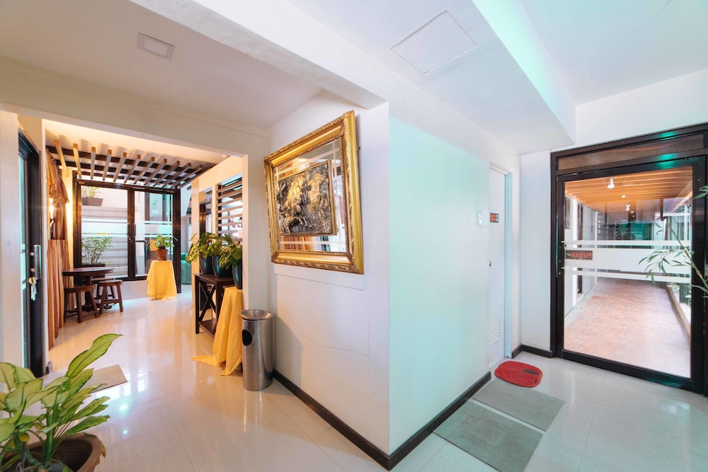Reddoorz Plus Poblacion District Davao 5/32