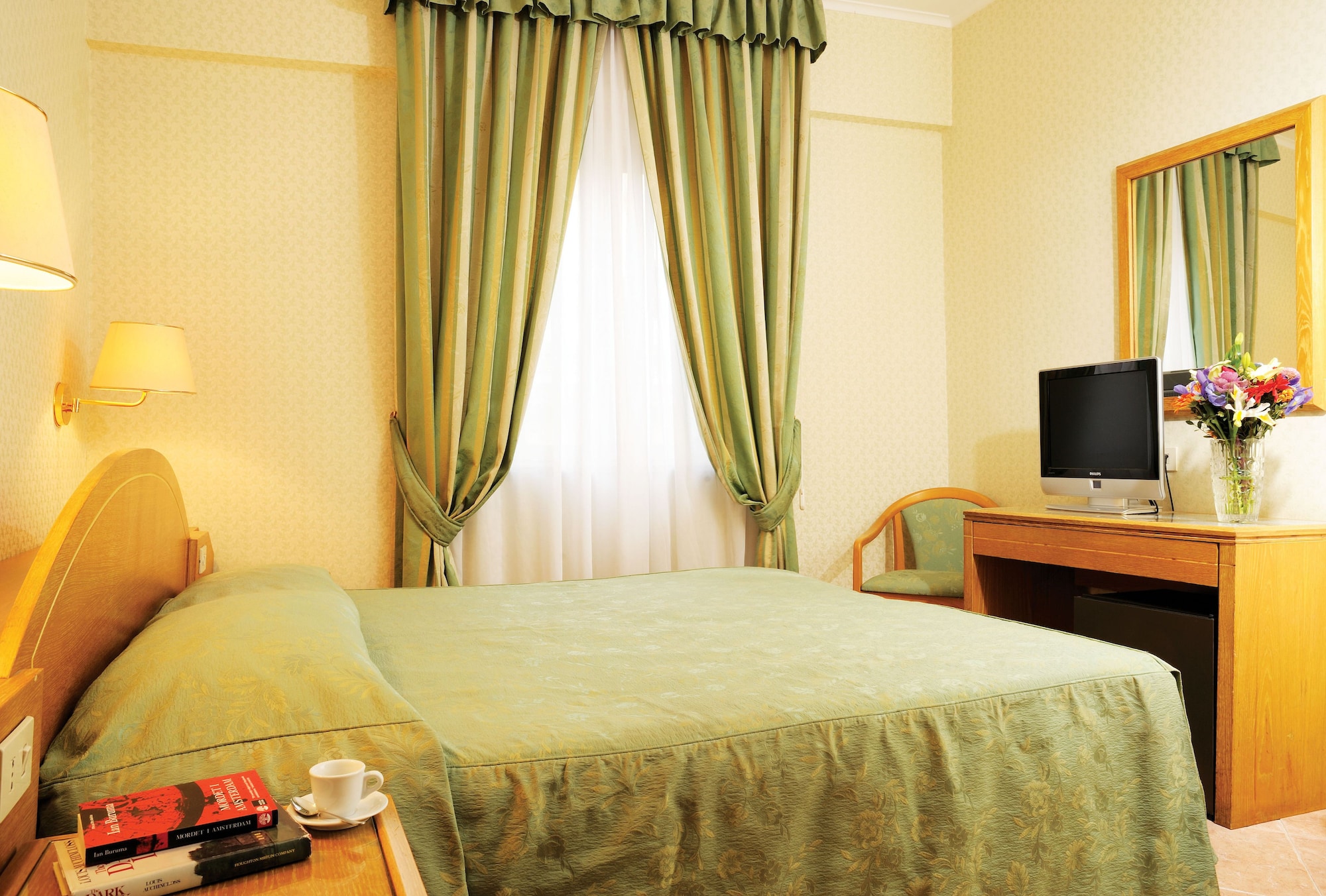 STANDARD, DOUBLE BED