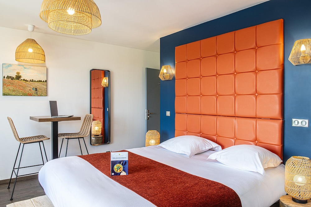 Superior, King Bed, Meadow View