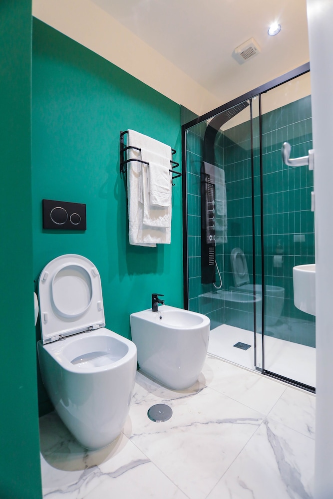 O.Effe. Global Suites at Vatican 45/50