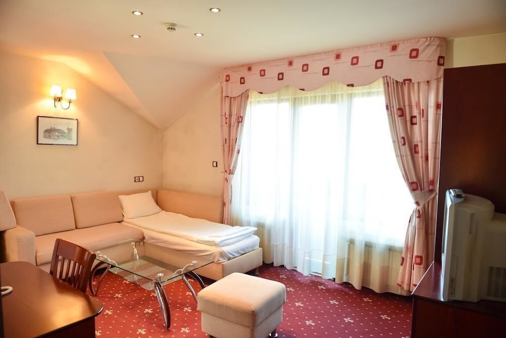 Martin Hotel 19/45
