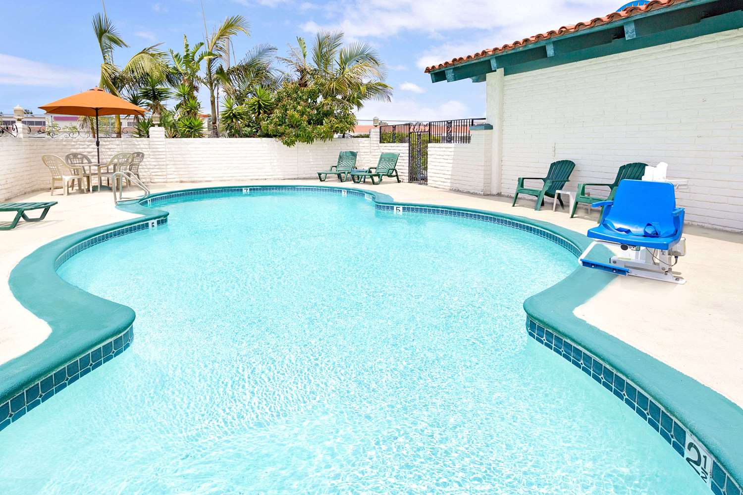 Sunset Inn Costa Mesa 12/17
