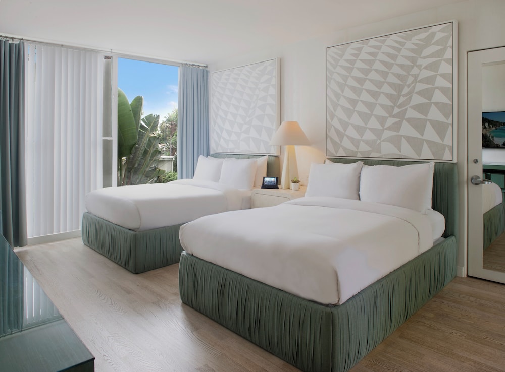 Deluxe, 2 Double Beds
