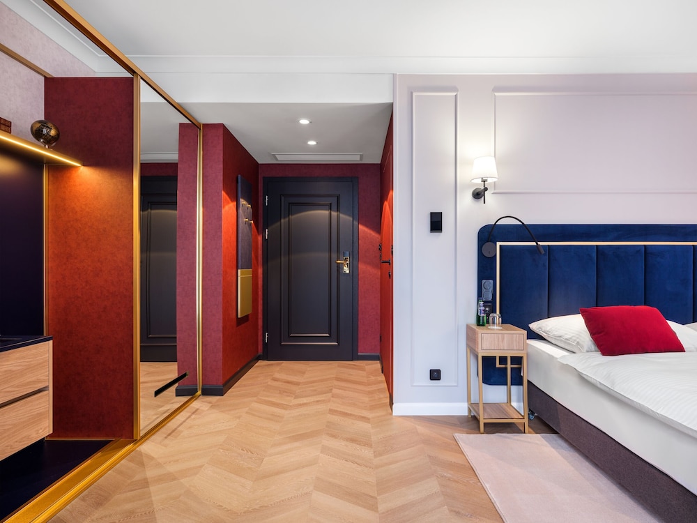 غرفة قياسية بسرير مزدوج، Hotel Golden Queen 7/10