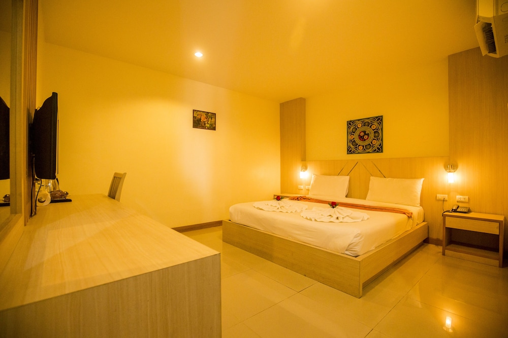 The Cocoon Patong 7/50