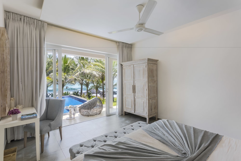 White Villa 8/50