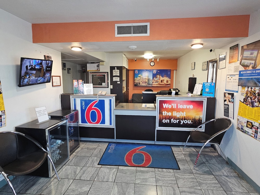 Motel6 Mitchell, SD 51/68