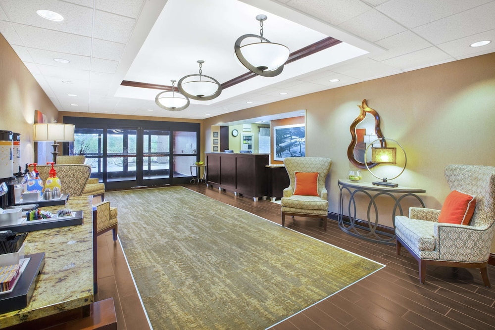 Hampton Inn Marietta 36/58