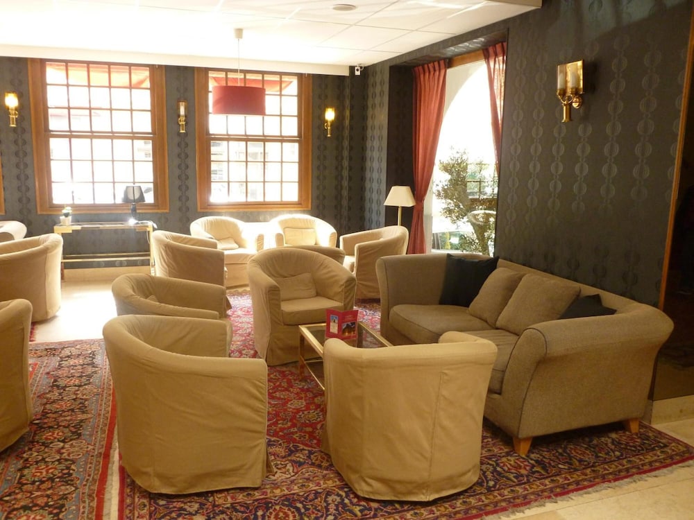 Le Grand Hotel de L Esperance 45/52