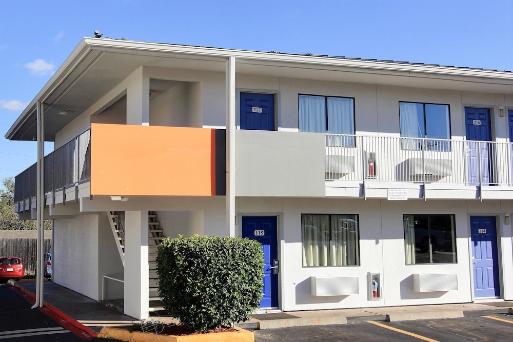 Motel6 Austin, TX - Airport - South 7/58